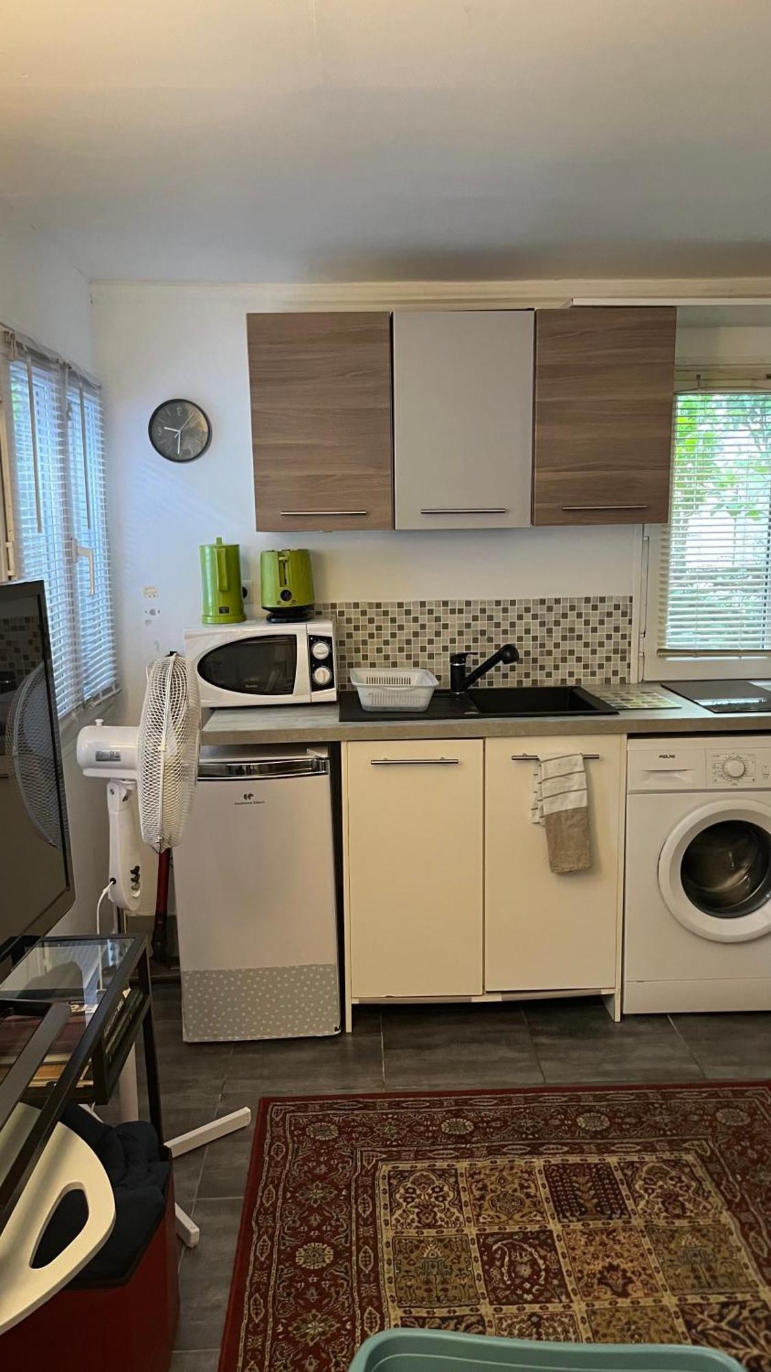 Adorable Studio 20M2 Обервил Екстериор снимка